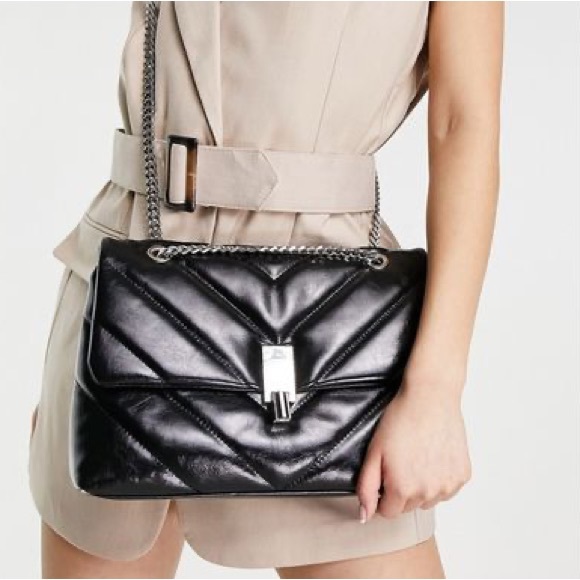 ALDO Rhiladia large quilted cross body bag in black - Picture 2 of 10